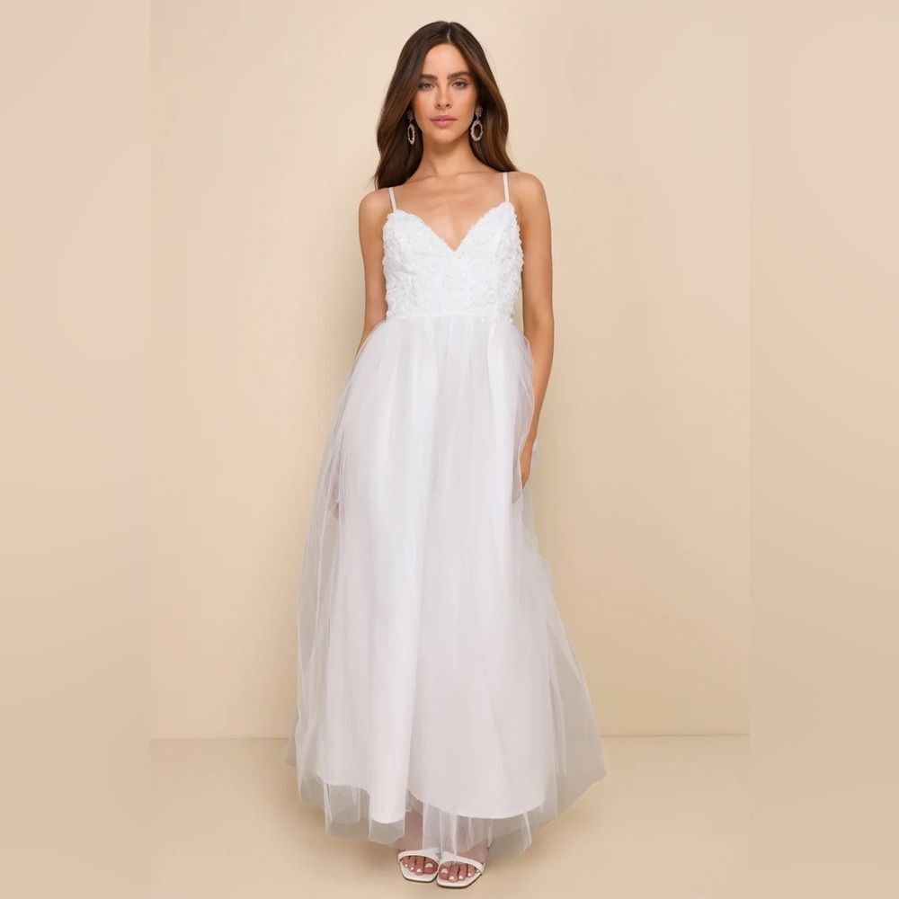 Lulus Graceful Beauty White 3D Floral Tulle Sleeveless Maxi Dress